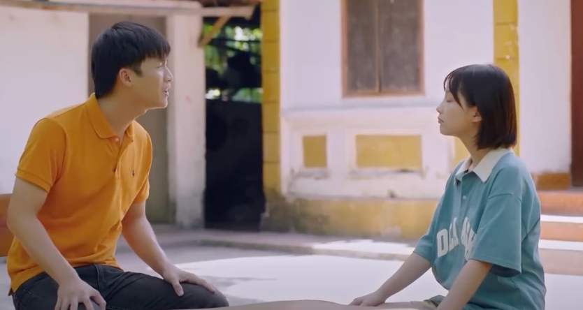 Ninh (Thu Hà) rủ Hiếu (Duy Khánh) "đi buôn". Ảnh: CMH. Ninh (Thu Hà) rủ Hiếu (Duy Khánh) "đi buôn". Ảnh: CMH.