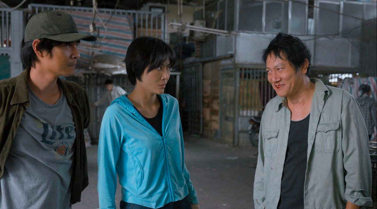 Với số tiền Luyến (Thanh Hương) mới nhận được, cô sẽ giúp đỡ Lưu (NSƯT Hoàng Hải) trả nợ.