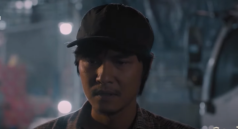 Điền (Tô Dũng) mắng Lưu vì luôn trong tình trạng &quot;ngất ngưởng&quot;. Ảnh: CMH.