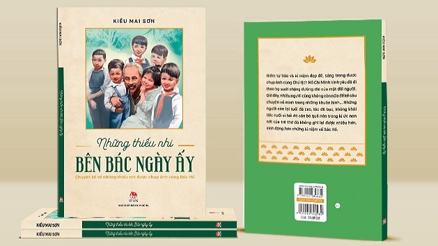 Những thiếu nhi bên Bác ngày ấy được xuất bản nhân kỷ niệm 133 ngày sinh Chủ tịch Hồ Chí Minh. Những thiếu nhi bên Bác ngày ấy được xuất bản nhân kỷ niệm 133 ngày sinh Chủ tịch Hồ Chí Minh.