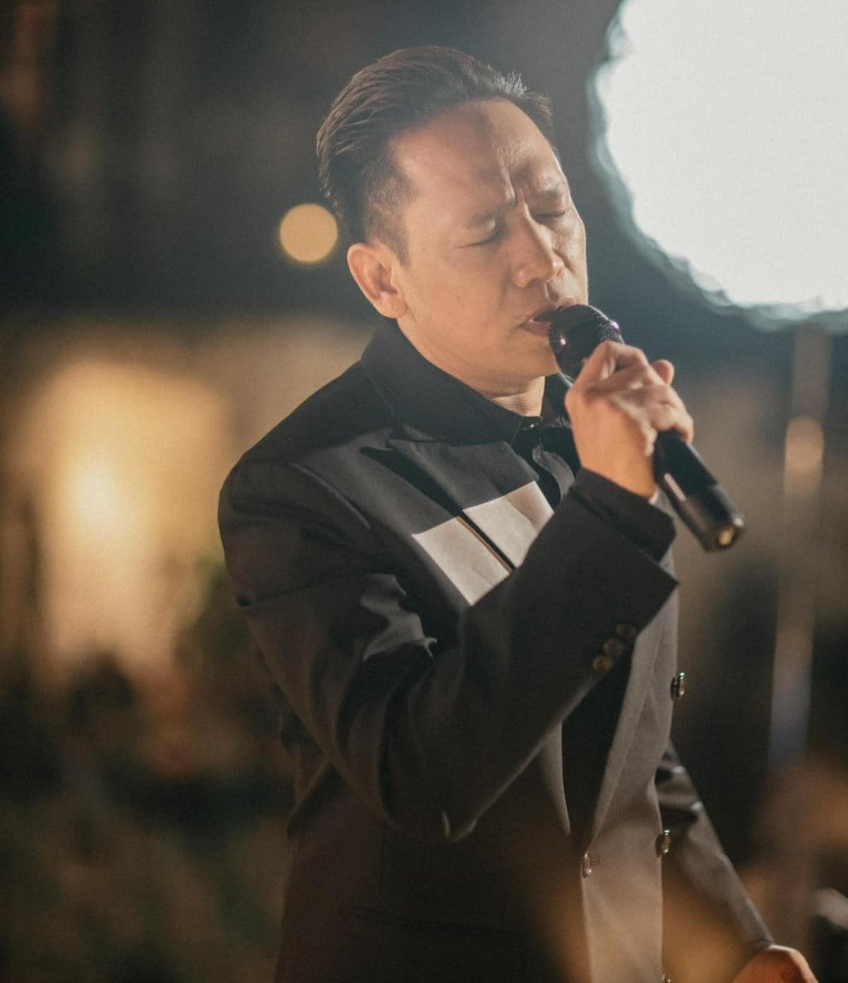 Sau khi tặng đàn em ca khúc mới Duy Mạnh cũng hứa không trêu Tuấn Hưng nữa.