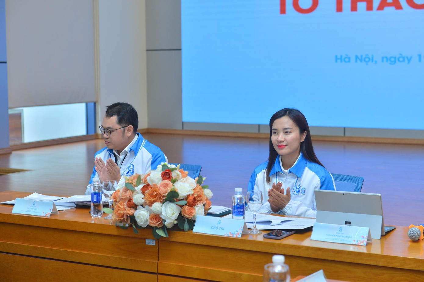 Chị Nguyễn Phương Thảo - Phó Bí thư Tỉnh Đoàn, Chủ tịch Hội SVVN tỉnh Quảng Ninh và anh Thôi Đại Việt - Phó Bí thư Tỉnh Đoàn, Chủ tịch Hội SVVN tỉnh Bà Rịa - Vũng Tàu chủ trì thảo luận Chị Nguyễn Phương Thảo - Phó Bí thư Tỉnh Đoàn, Chủ tịch Hội SVVN tỉnh Quảng Ninh và anh Thôi Đại Việt - Phó Bí thư Tỉnh Đoàn, Chủ tịch Hội SVVN tỉnh Bà Rịa - Vũng Tàu chủ trì thảo luận