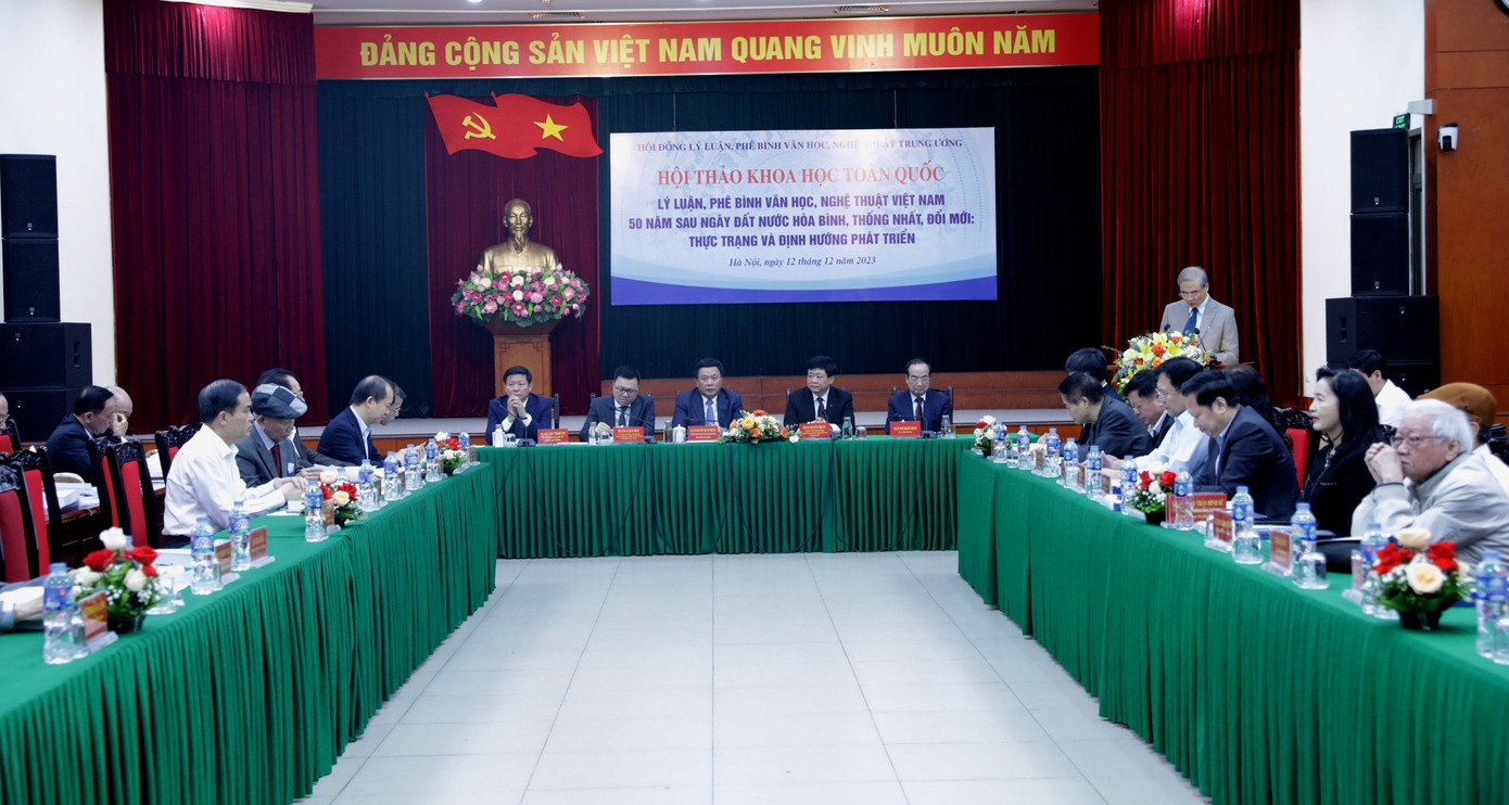 Hội thảo thu hút gần 200 nhà lý luận, phê bình văn học, nghệ thuật VHNT, các lãnh đạo, quản lý và các văn nghệ sĩ.