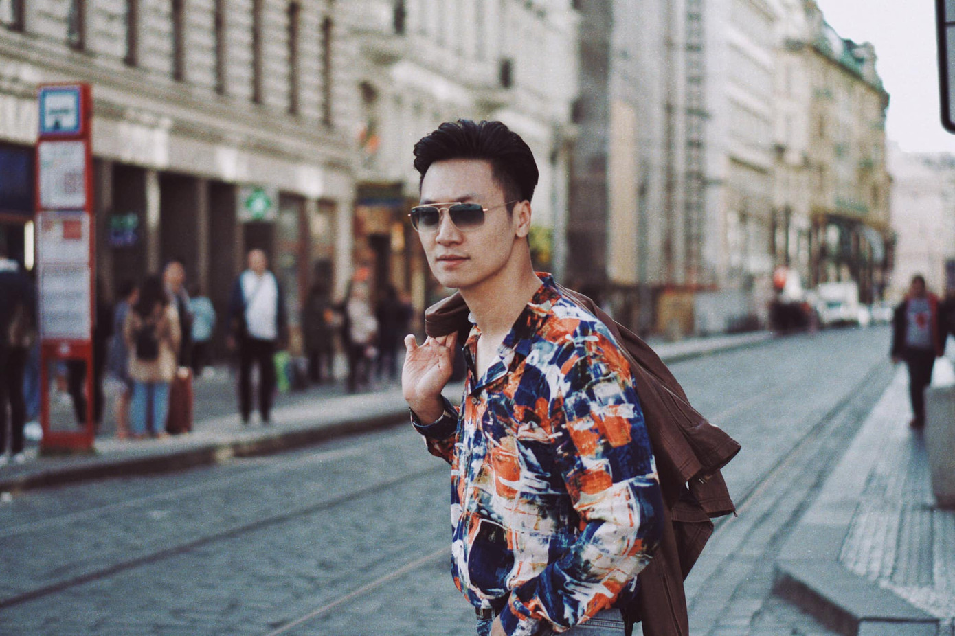 Mạnh Trường (tên đầy đủ: Nguyễn Mạnh Trường, sinh ngày 11 tháng 9 năm 1985 tại Hà Nội) là người mẫu, diễn viên. Anh được biết đến qua các bộ phim lên sóng giờ vàng VTV như Bí mật tam giác vàng, Người đứng trong gió, Zippo, mù tạt và em, Cả một đời ân oán, Sinh tử, Hương vị tình thân...