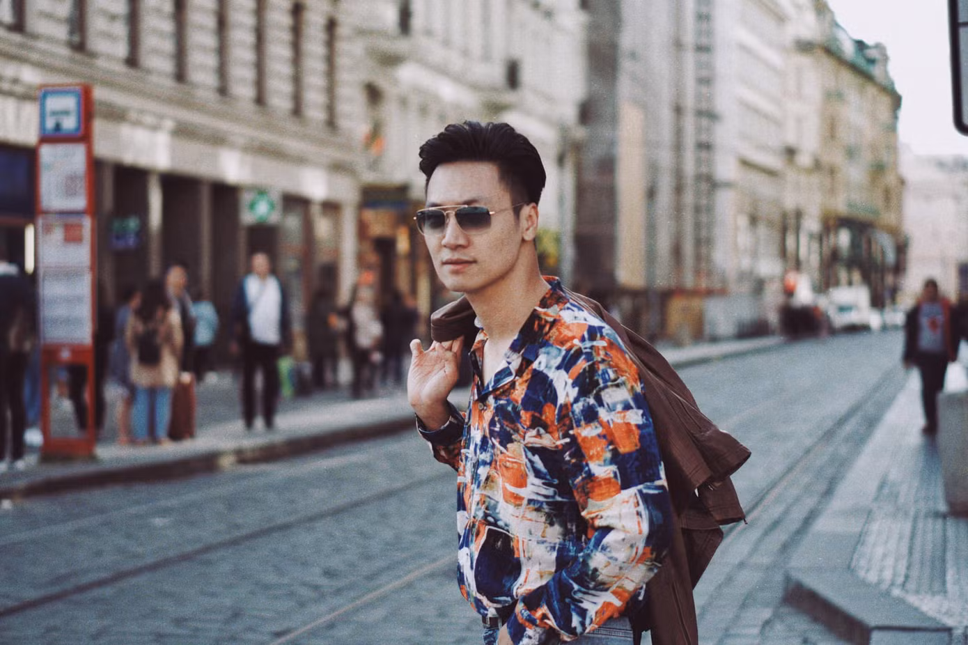 Mạnh Trường (tên đầy đủ: Nguyễn Mạnh Trường, sinh ngày 11 tháng 9 năm 1985 tại Hà Nội) là người mẫu, diễn viên. Anh được biết đến qua các bộ phim lên sóng giờ vàng VTV như Bí mật tam giác vàng, Người đứng trong gió, Zippo, mù tạt và em, Cả một đời ân oán, Sinh tử, Hương vị tình thân...