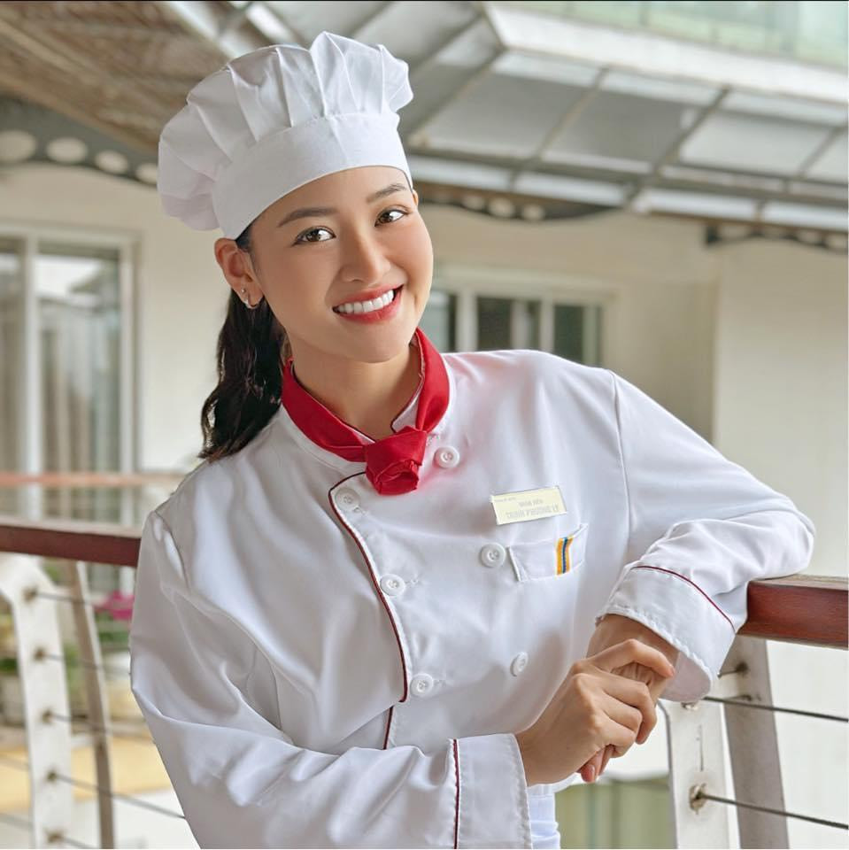 Dịp 8/3 này trùng với thời gian quay những tập cuối của phim Đừng nói khi yêu. Thùy Anh chia sẻ với Tiền Phong cô sớm chuẩn bị quà tặng mẹ, gửi lời chúc đến mọi người. “Hy vọng khi đi quay phim được thành viên trong đoàn tặng quà để Thùy Anh đỡ tủi thân vậy”, nữ diễn viên nói vui.