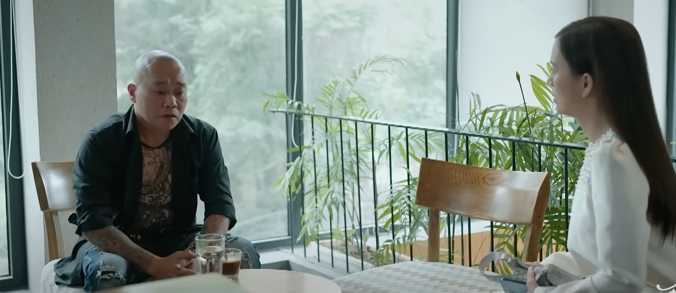 Mai Anh (Minh Thu) tìm hiểu về sự thật về cái chết của bố mẹ Gia An (Lãnh Thanh). Ảnh: CMH. Mai Anh (Minh Thu) tìm hiểu về sự thật về cái chết của bố mẹ Gia An (Lãnh Thanh). Ảnh: CMH.