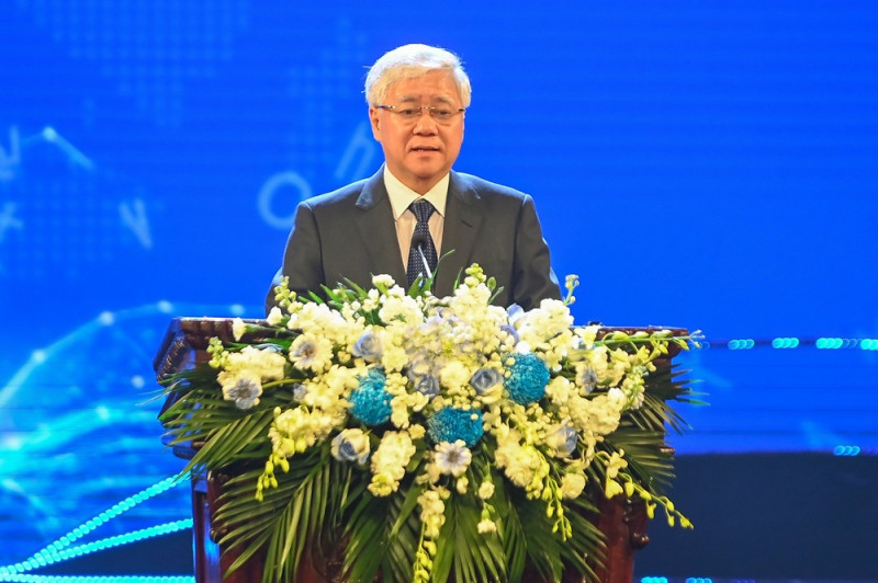 Bí thư T.Ư Đảng, Chủ tịch Ủy ban T.Ư Mặt trận Tổ quốc (MTTQ) Việt Nam Đỗ Văn Chiến phát biểu tại lễ trao giải thưởng Sách Quốc gia lần thứ 6. Bí thư T.Ư Đảng, Chủ tịch Ủy ban T.Ư Mặt trận Tổ quốc (MTTQ) Việt Nam Đỗ Văn Chiến phát biểu tại lễ trao giải thưởng Sách Quốc gia lần thứ 6.