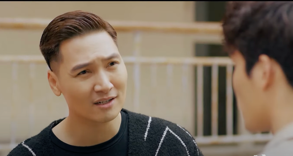 Quy (Mạnh Trường) ra tối hậu thư với Tú (Đình Tú). Ảnh: CMH.