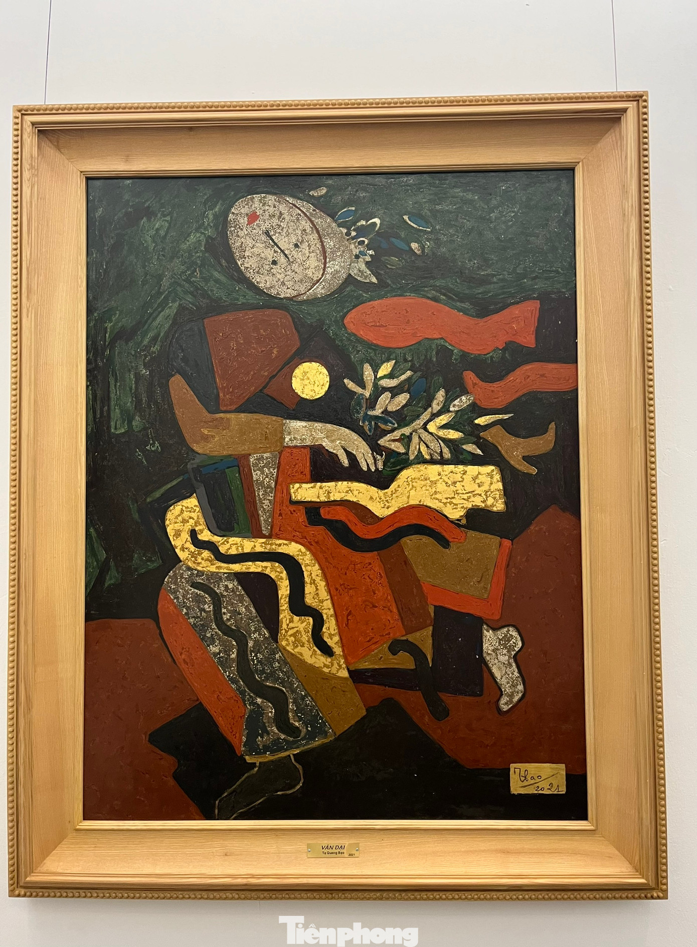 Các tác phẩm thể hiện sự tương đồng giữa điêu khắc và hội họa của Tạ Quang Bạo.