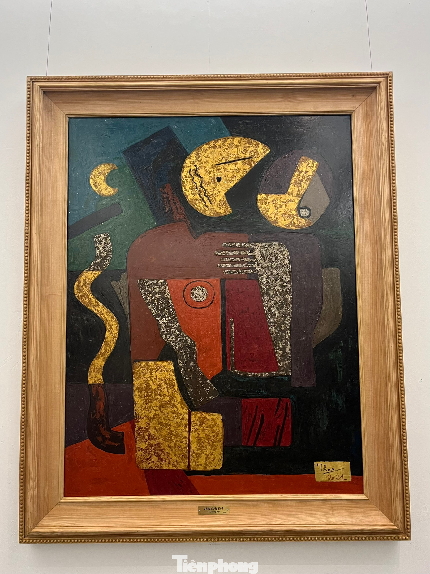 Các tác phẩm thể hiện sự tương đồng giữa điêu khắc và hội họa của Tạ Quang Bạo.