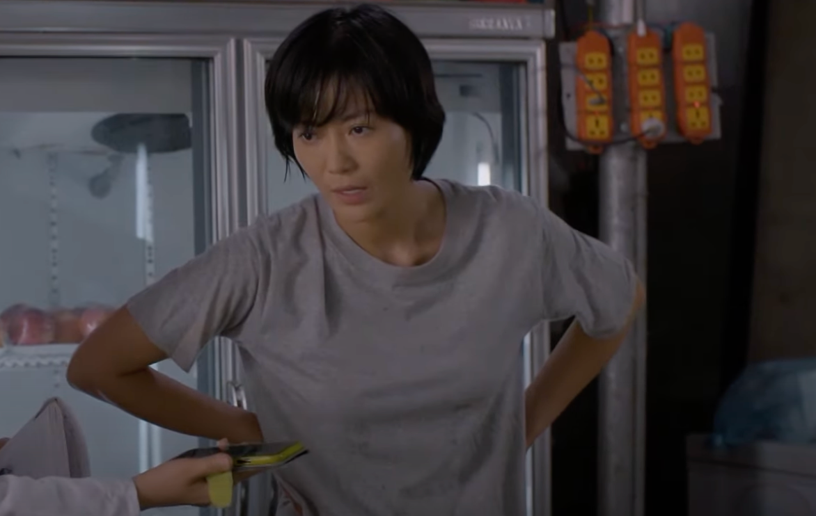 Nhóm buôn bán thận trái phép gọi điện bắt Luyến (Thanh Hương) nộp 80 triệu đồng để chuộc em trai. Ảnh: CMH.