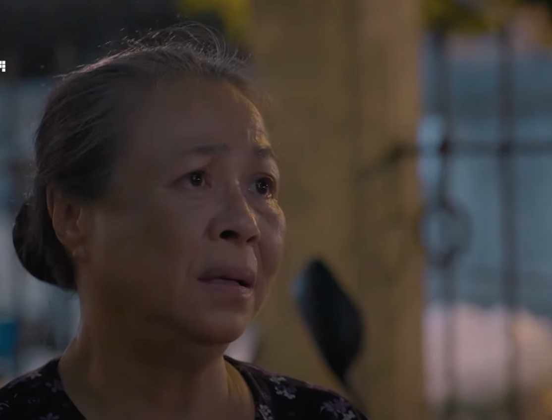 Bà Tình (NSƯT Thanh Hương) khuyên Luyến (Thanh Hương) &quot;mở lòng&quot; với Lưu (NSƯT Hoàng Hải). Ảnh: CMH.