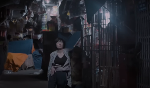 Nhật (Anh Tuấn) lợi dụng chỗ tối để quấy rối Luyến (Thanh Hương). Ảnh: CMH. Nhật (Anh Tuấn) lợi dụng chỗ tối để quấy rối Luyến (Thanh Hương). Ảnh: CMH.