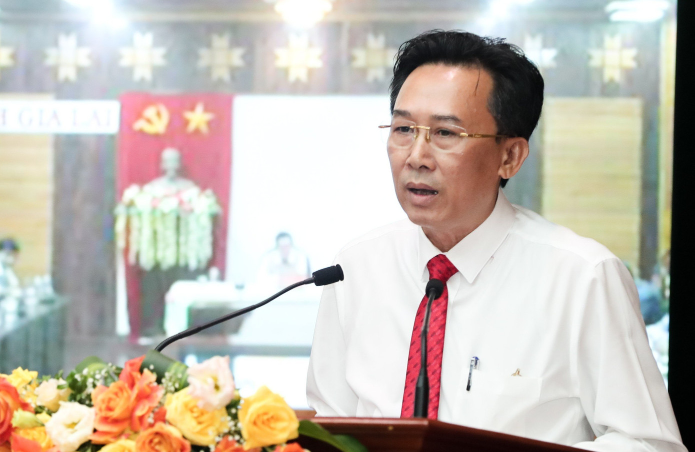 Các đại biểu chia sẻ, giới thiệu các mô hình tiêu biểu trong xây dựng môi trường văn hóa. Ảnh: Nam Nguyễn.