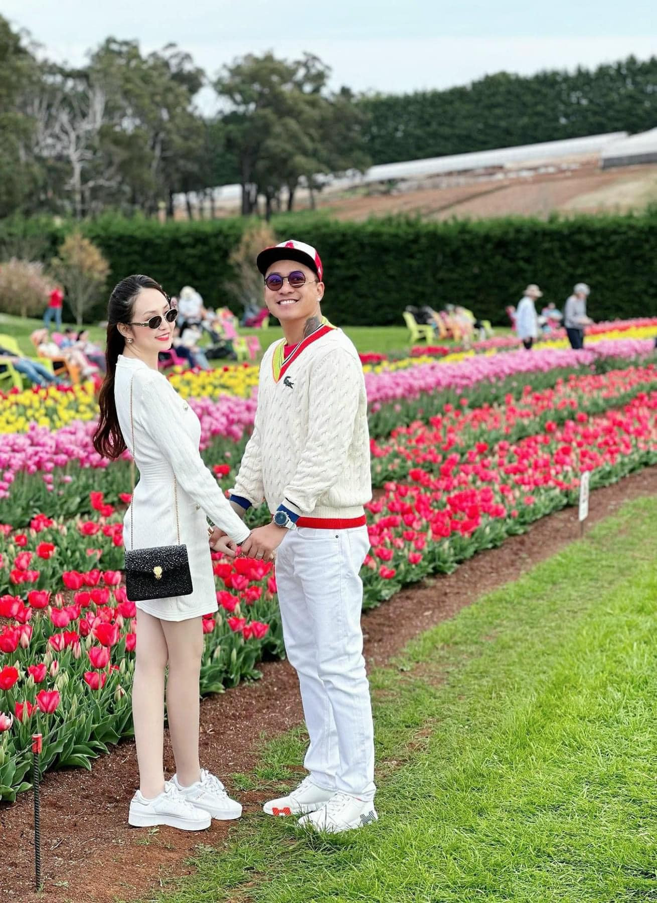 Tuấn Hưng tếu táo rằng anh là ông chồng yêu và sợ vợ nhất showbiz.