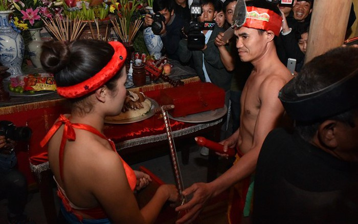 Lễ hội Trò Trám (Phú Thọ) là một trong các lễ hội phồn thực ở Việt Nam.