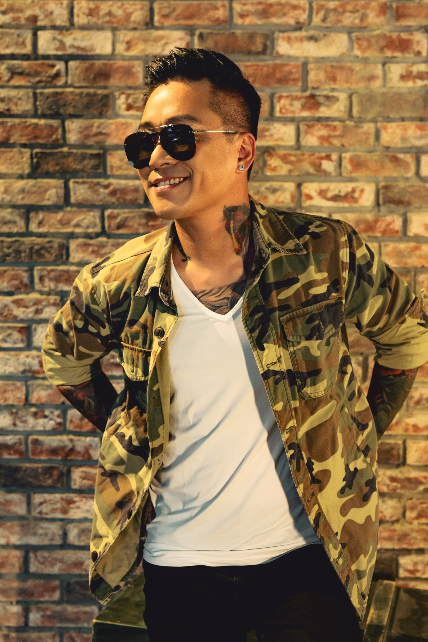 Nam ca sĩ mong muốn tận hưởng thời gian bên gia đình trong dịp Tết Nguyên đán. Nam ca sĩ mong muốn tận hưởng thời gian bên gia đình trong dịp Tết Nguyên đán.