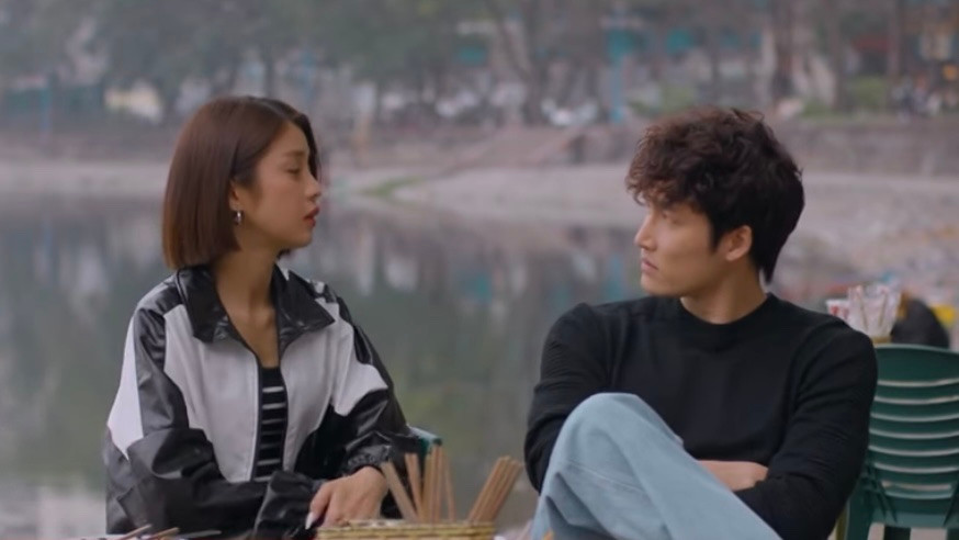 Tú (Đình Tú) cho rằng mình không phải người nhỏ nhen, đã tha lỗi cho Linh (Trình Mỹ Duyên). Ảnh: CMH.