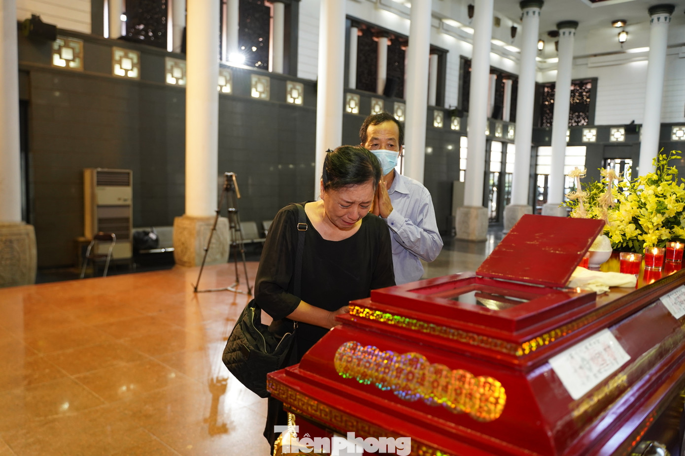 Nữ nghệ sĩ nhớ mãi hình ảnh một người đạo diễn gần gũi, luôn chỉ bảo lứa diễn viên trẻ. Đối với NSƯT Chiều Xuân, đạo diễn, NSND Bùi Đình Hạc là một người thầy, người cha thương mến. Sự ra đi của đạo diễn, NSND Bùi Đình Hạc khiến nữ nghệ sĩ buồn đau.