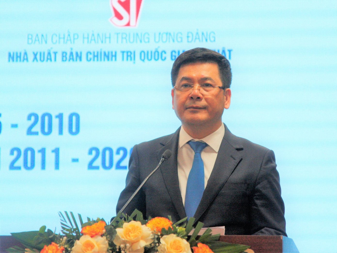 Bộ trưởng Bộ Công Thương phát biểu tại buổi lễ ra mắt bộ sách về lịch sử ngành Công Thương. Ảnh: Minh Hùng