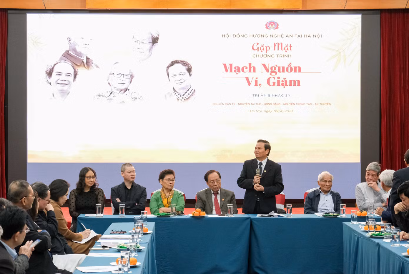 Họp báo công bố chương trình Mạch nguồn ví giặm. Ảnh: Hồ Quang. Họp báo công bố chương trình Mạch nguồn ví giặm. Ảnh: Hồ Quang.