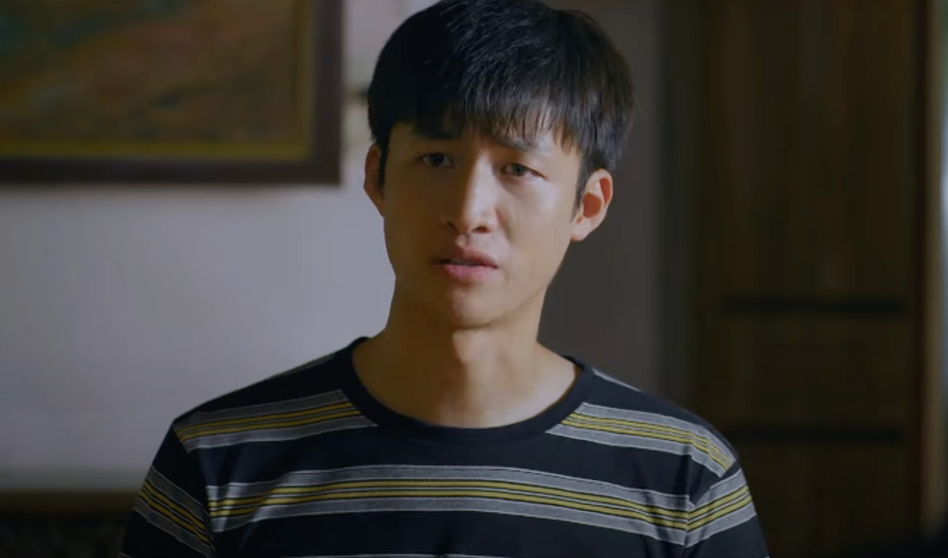 Hiếu (Duy Khánh) phản đối chuyện bán nhà. Ảnh: CMH. Hiếu (Duy Khánh) phản đối chuyện bán nhà. Ảnh: CMH.