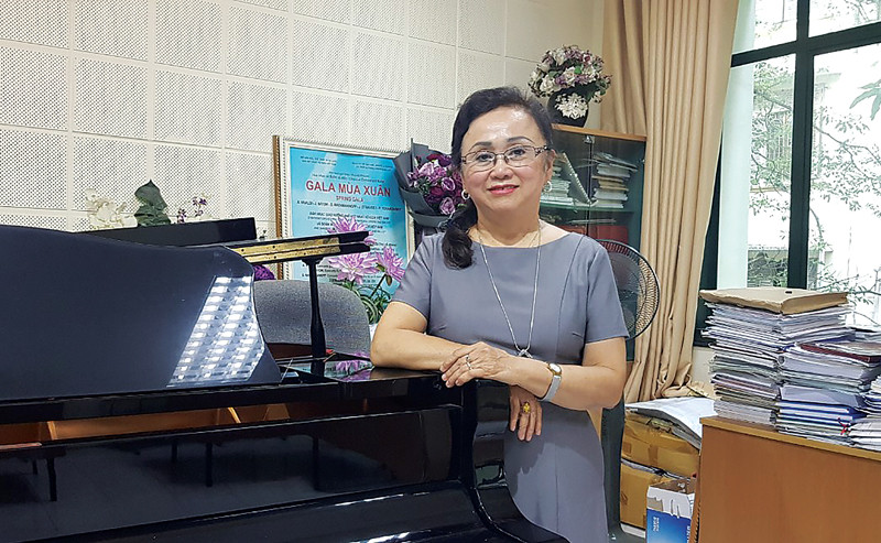 GS, NSND Trần Thu Hà là giáo sư đầu ngành piano của Việt Nam. GS, NSND Trần Thu Hà là giáo sư đầu ngành piano của Việt Nam.