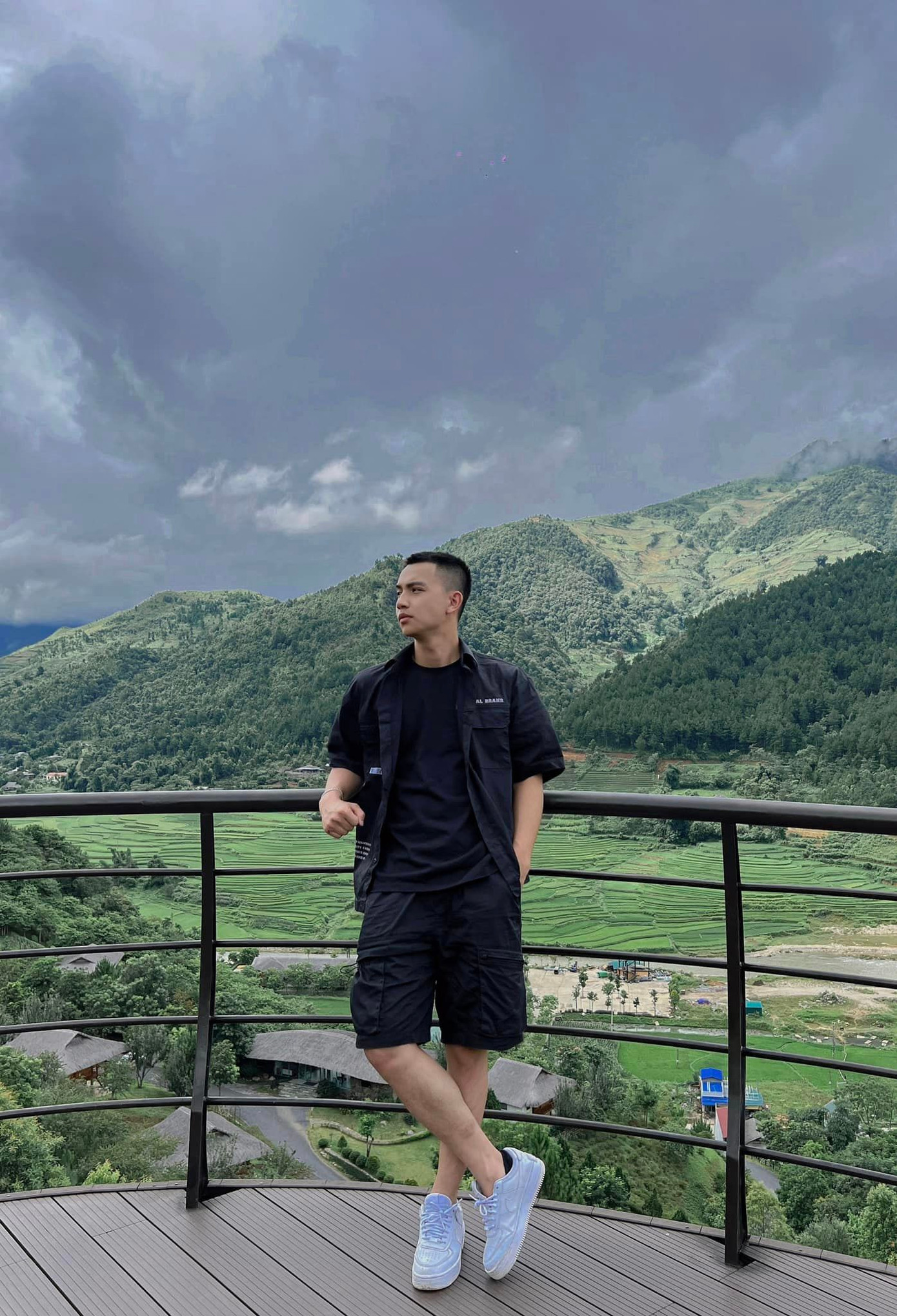 Việt Hoàng chủ động cắt tóc ngắn, phơi nắng để phù hợp với nhân vật. Ảnh NVCC. Việt Hoàng chủ động cắt tóc ngắn, phơi nắng để phù hợp với nhân vật. Ảnh NVCC.