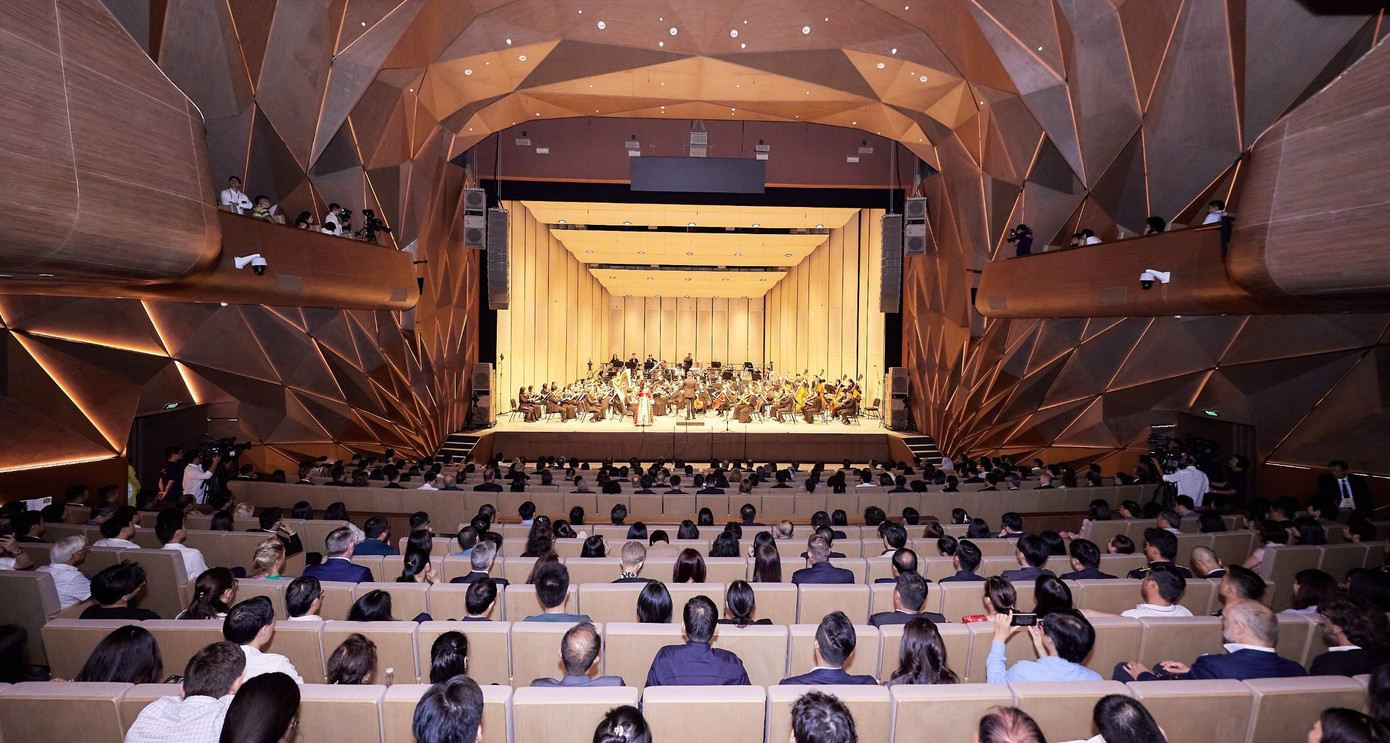 Chuỗi ba chương trình nghệ thuật kỷ niệm 78 năm Ngày Cách mạng tháng Tám thành công, Quốc khánh 2/9 và Ngày truyền thống CAND do Bộ Công an tổ chức mở màn với đêm diễn Đất nước niềm vui ngày 17/8 và khép lại với Vang mãi bản hùng ca vào ngày 19/8. Đêm 18/8 là chương trình hòa nhạc quốc tế, với sự góp mặt của một số nghệ sĩ tên tuổi.