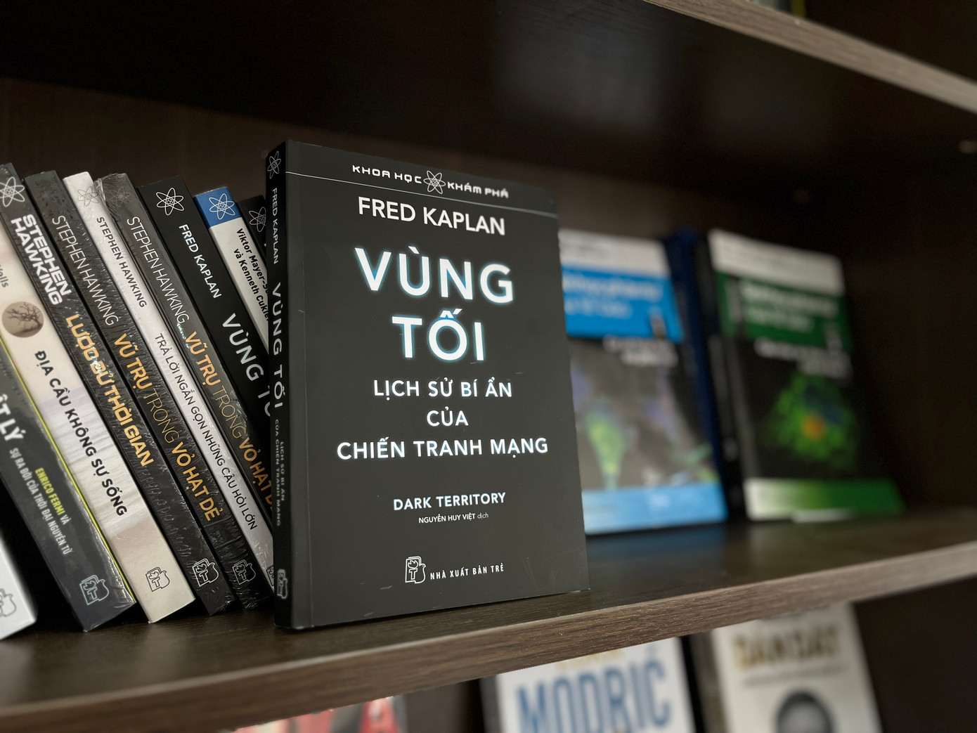 Cuốn sách tiết lộ nhiều bí mật đằng sau cuộc tấn công, chiến tranh mạng.