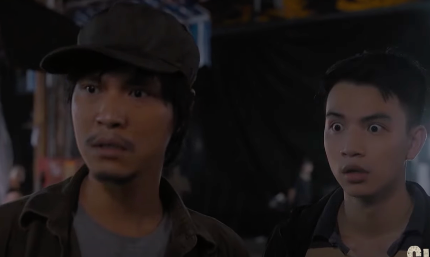 Điền (Tô Dũng) hốt hoảng khi nghe Bình (Minh Cúc) ngất xỉu khi đang làm việc. Ảnh: CMH. Điền (Tô Dũng) hốt hoảng khi nghe Bình (Minh Cúc) ngất xỉu khi đang làm việc. Ảnh: CMH.