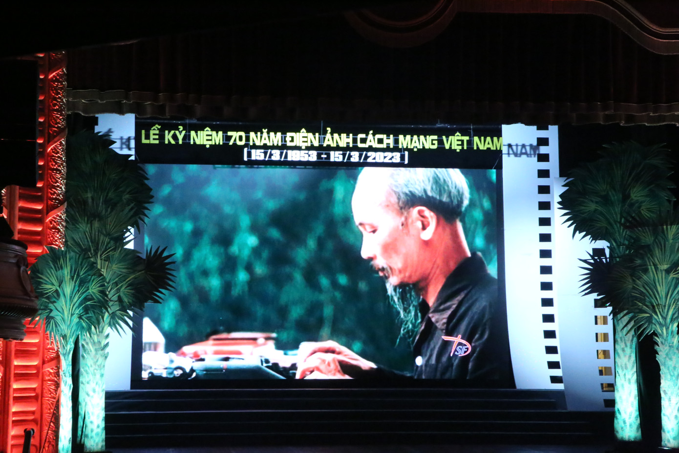 Phim tài liệu Bác Hồ với Điện ảnh công chiếu trong lễ kỷ niệm. Phim tài liệu Bác Hồ với Điện ảnh công chiếu trong lễ kỷ niệm.