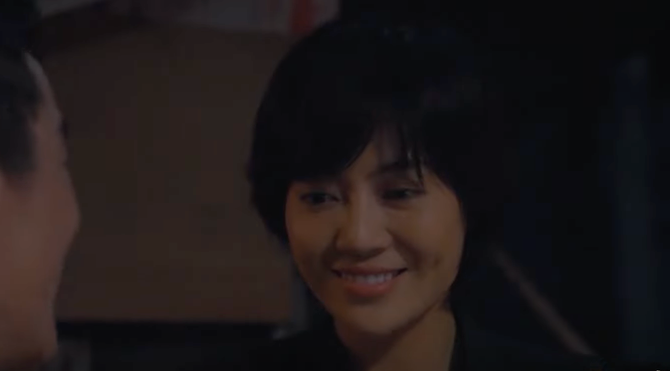 Luyến (Thanh Hương) lo sợ Nghĩa (Thanh Hương) không thích hoàn cảnh, xuất thân nghèo khó của mình. Ảnh: CMH.