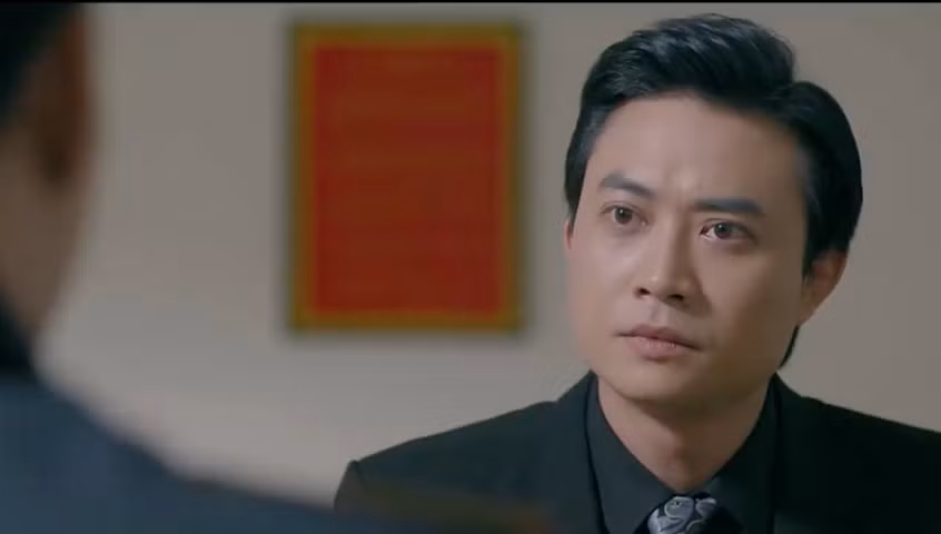 Tại cơ quan điều tra, Việt (Tiến Lộc) phủ nhận không phải chủ mưu vụ án dàn dựng clip nóng của Hoàng (Việt Anh) và Hà (Huyền Trang). Ảnh: CMH. Tại cơ quan điều tra, Việt (Tiến Lộc) phủ nhận không phải chủ mưu vụ án dàn dựng clip nóng của Hoàng (Việt Anh) và Hà (Huyền Trang). Ảnh: CMH.