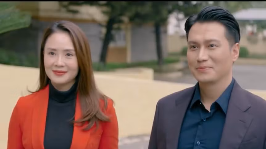 Hoàng (Việt Anh) được minh oan. Vợ chồng Nguyệt (Thu Quỳnh) và Hùng (Hà Việt Dũng) đón nhận tin vui sau 10 năm chờ đợi. Ảnh: CMH.