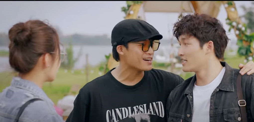 Ly (Thùy Anh) và Tú (Đình Tú) luôn bị các bạn gán ghép thành đôi. Ảnh: CMH. Ly (Thùy Anh) và Tú (Đình Tú) luôn bị các bạn gán ghép thành đôi. Ảnh: CMH.