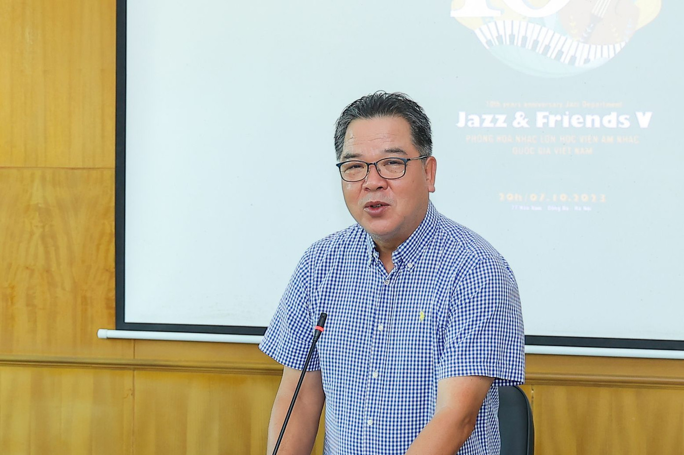 PGS.TS Lê Anh Tuấn - Giám đốc Học viện Âm nhạc Quốc gia Việt Nam - là tổng đạo diễn chương trình hòa nhạc Jazz &amp; friends V.