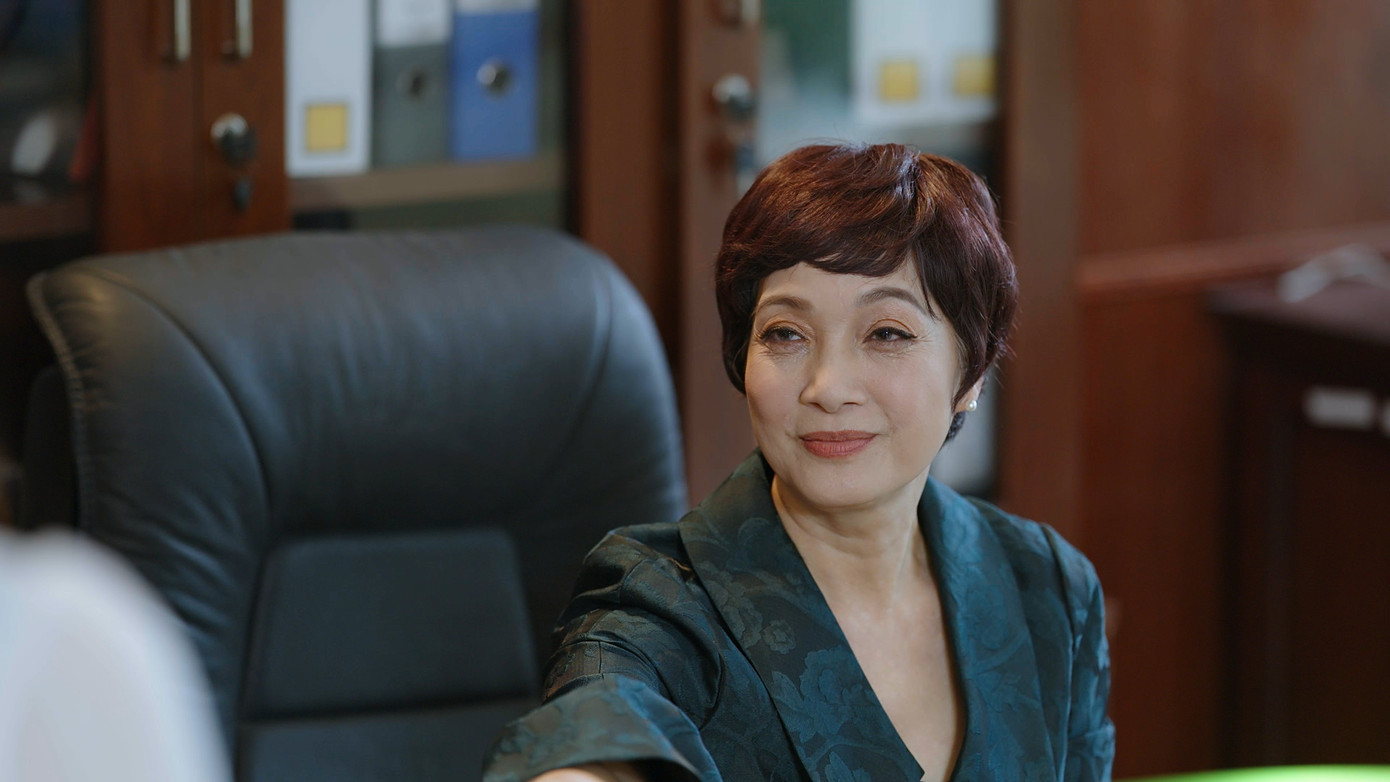 Chồng bà Lan (NSND Lê Khanh) mong muốn Gia An sẽ gánh vác công ty thay bà.