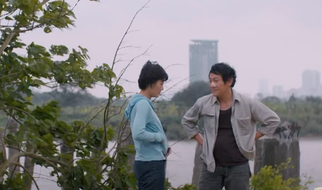 Luyến (Thanh Hương) quyết định cho Lưu (NSƯT Hoàng Hải) vay tiền trả nợ. Ảnh: CMH.