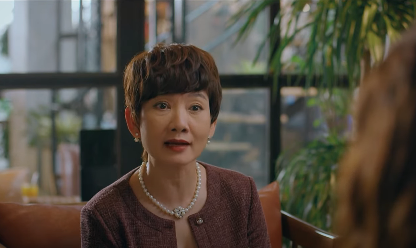 Trước mặt Quy (Mạnh Trường), bà Thảo vẫn hạ nhục Ly và gia đình cô. Ảnh: CMH. Trước mặt Quy (Mạnh Trường), bà Thảo vẫn hạ nhục Ly và gia đình cô. Ảnh: CMH.