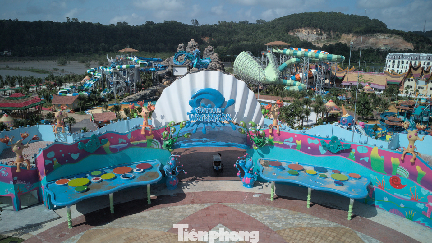 Sân Dragon Golf Links nằm trong Khu du lịch quốc tế Đồi Rồng với nhiều tiện ích, đáp ứng nhu cầu rèn luyện thể thao vừa nghỉ dưỡng vào bất kỳ thời điểm nào trong năm. Ảnh: Trọng Tài Sân Dragon Golf Links nằm trong Khu du lịch quốc tế Đồi Rồng với nhiều tiện ích, đáp ứng nhu cầu rèn luyện thể thao vừa nghỉ dưỡng vào bất kỳ thời điểm nào trong năm. Ảnh: Trọng Tài