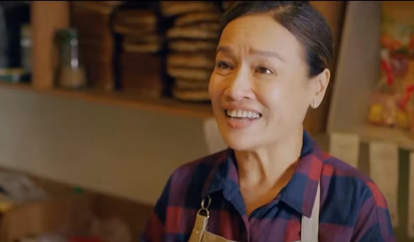 Quy (Mạnh Trường) đáp ứng đầy đủ tiêu chuẩn "chàng rể trong mơ" của bà Phượng (NSƯT Tú Oanh). Ảnh: CMH.