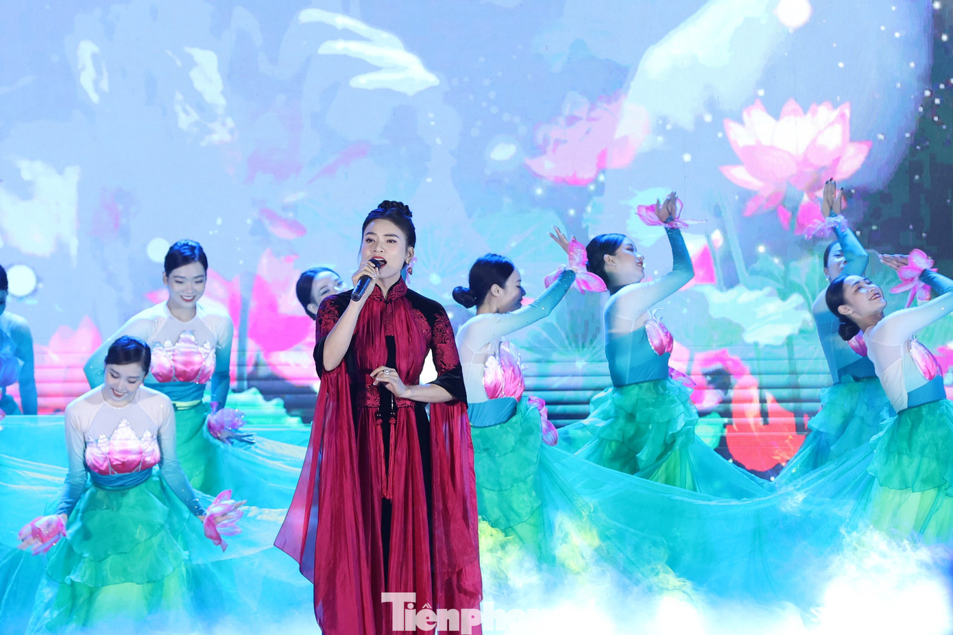 Tuần Đại đoàn kết các dân tộc - Di sản văn hóa Việt Nam và Ngày hội trình diễn cây nêu, giao lưu văn hóa, thể thao và du lịch các dân tộc Việt Nam có sự tham gia của hơn 200 đồng bào của 15 dân tộc.