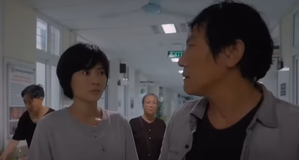 Lưu (NSƯT Hoàng Hải) quyết định hiến máu cứu Bát (Tuấn Anh). Ảnh: CMH. Lưu (NSƯT Hoàng Hải) quyết định hiến máu cứu Bát (Tuấn Anh). Ảnh: CMH.