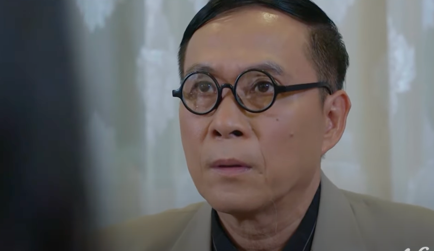 Ông Kình (NSƯT Đỗ Kỷ) kinh ngạc khi nhìn thấy đàn em của bố mẹ Mai Anh. Ảnh: CMH.