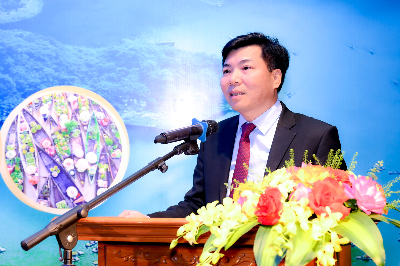 Ông Nguyễn Mạnh Cường - Giám đốc Sở VHTT Ninh Bình - giới thiệu về Festival Ninh Bình - Tràng An lần thứ II.