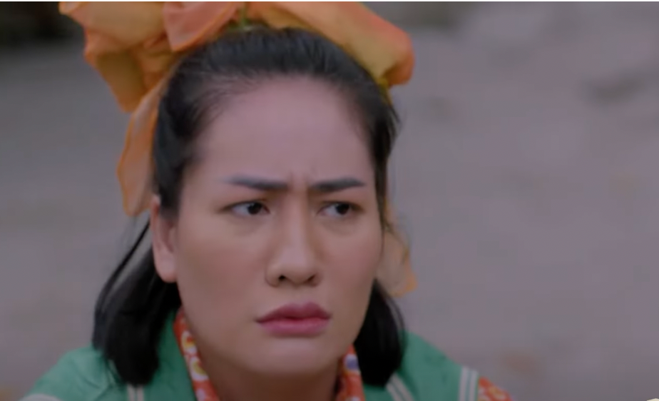 Điểm nhấn của Bình (Minh Cúc) đến từ tạo hình "loè loẹt" của cô nàng. Ảnh: CMH. Điểm nhấn của Bình (Minh Cúc) đến từ tạo hình "loè loẹt" của cô nàng. Ảnh: CMH.