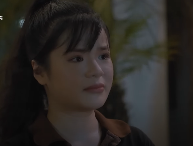 Nga (Hà Đan) nói đi làm thêm để không phải xin tiền bố, mẹ. Ảnh: CMH. Nga (Hà Đan) nói đi làm thêm để không phải xin tiền bố, mẹ. Ảnh: CMH.