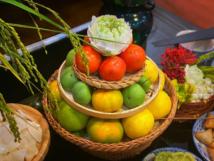 Mâm lễ cúng Phật thường có hoa sen.